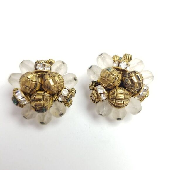 Vintage Beaded Cluster Clip On Earrings, Frosted Beads and Gold Tone, Retro - Picture 1 of 5